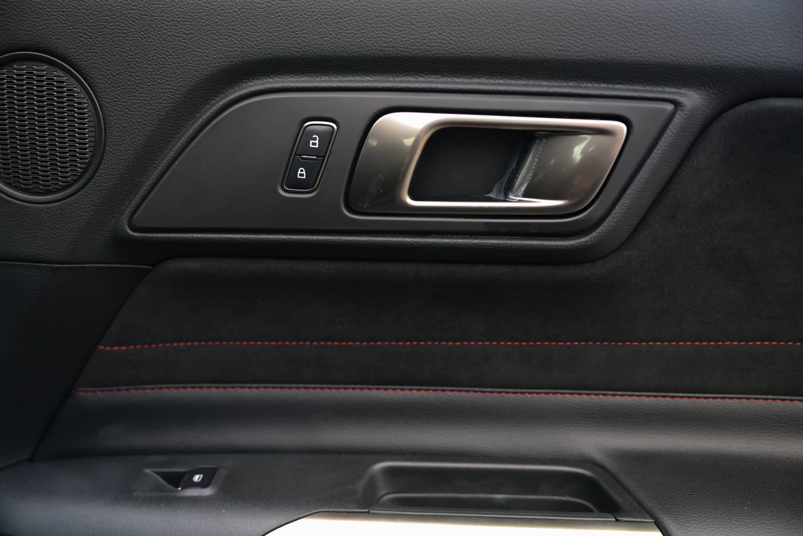 Used 2017 Ford Mustang Shelby GT350R w/ GT350R Equipment Group 920A image 22