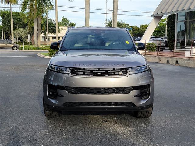 Used 2025 Land Rover Range Rover Sport SE AWD/4WD image 8