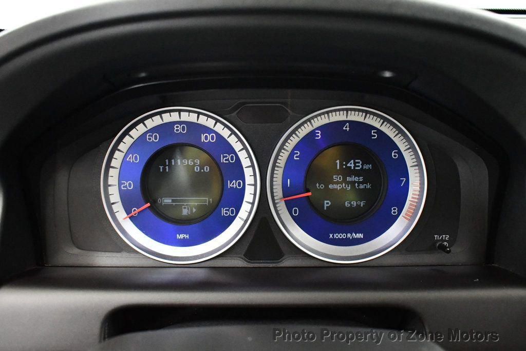 Used 2012 Volvo XC60 T6 R-Design image 32