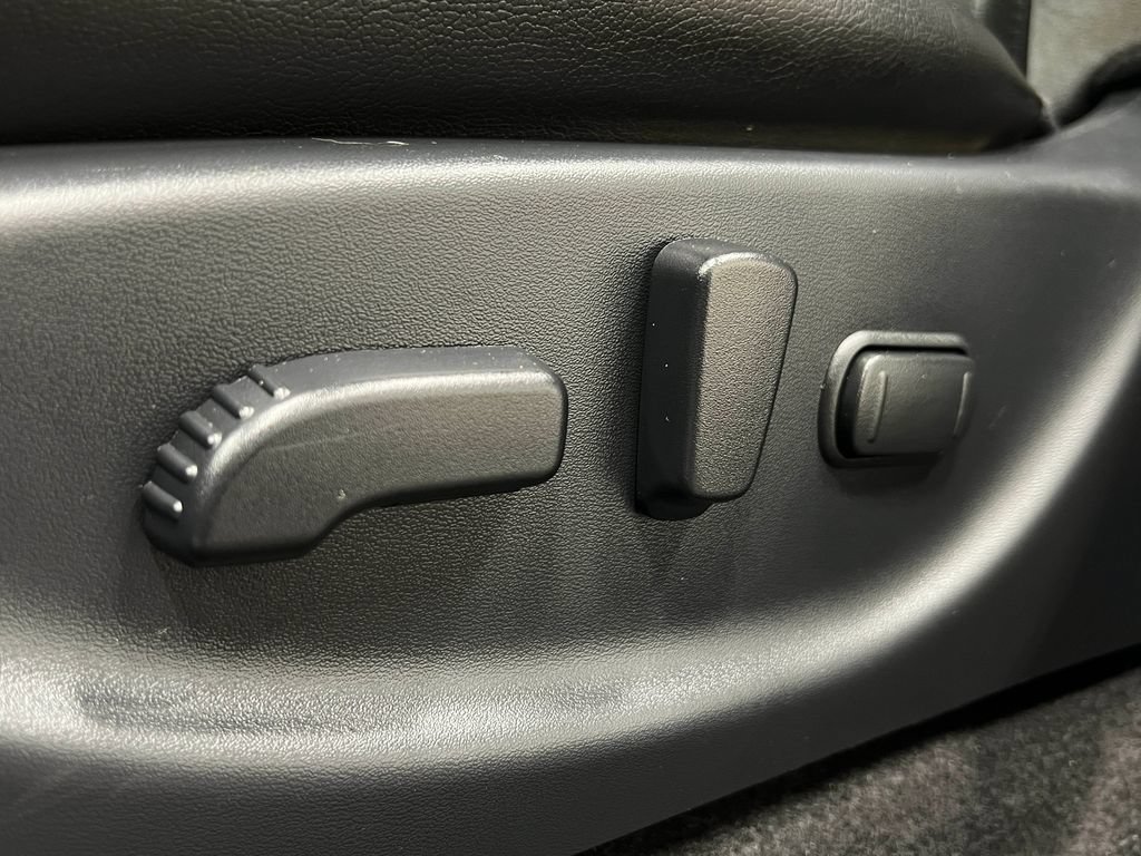Used 2018 Nissan Leaf SL w/ SL Technology Package FWD image 18