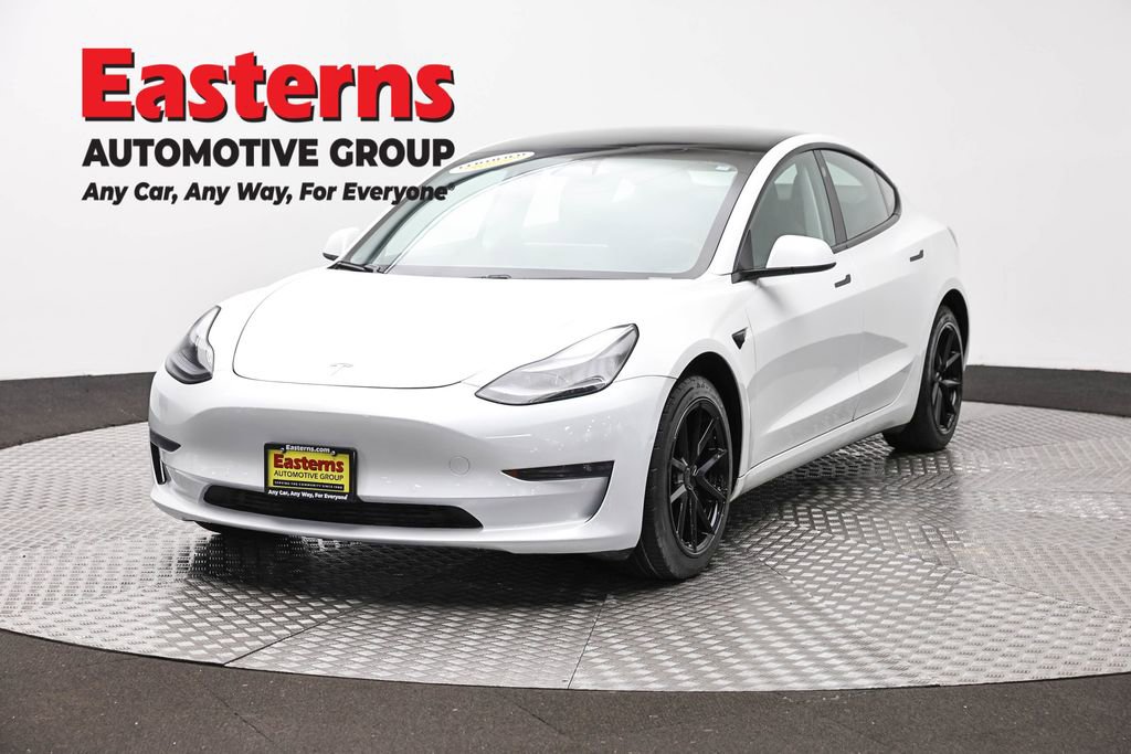 Used 2021 Tesla Model 3 Standard Range Plus RWD image 1