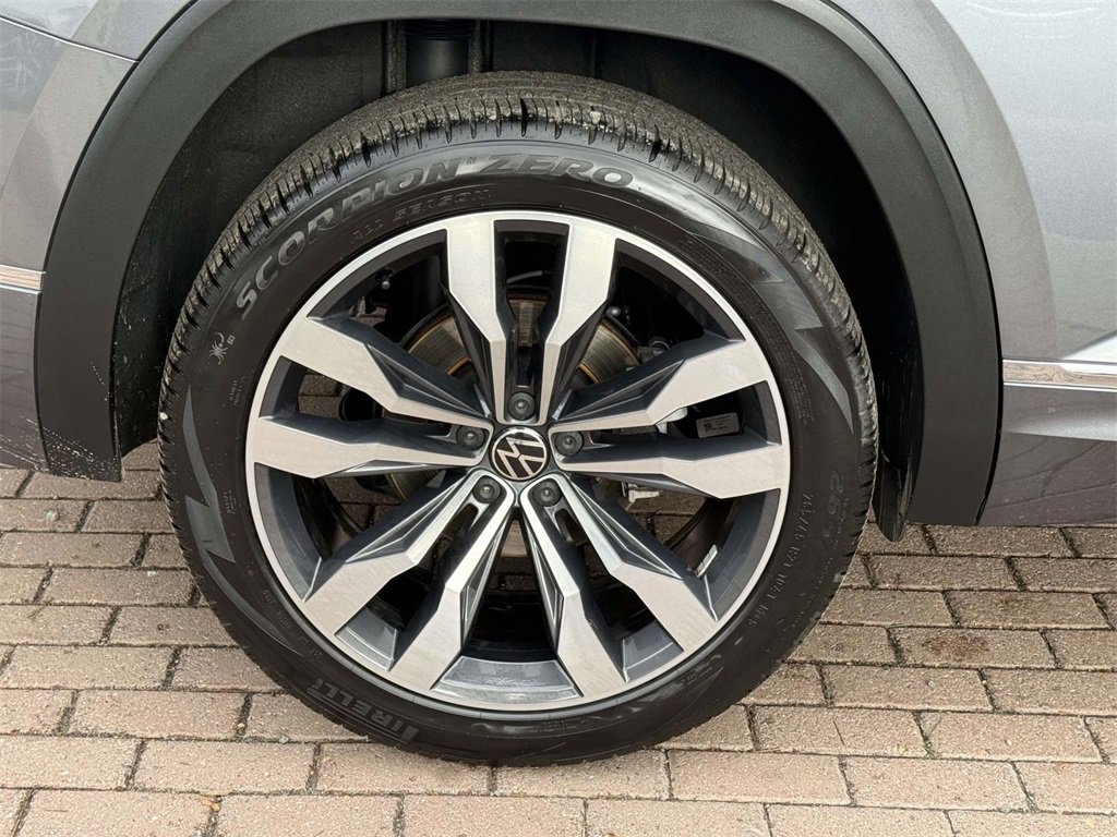 Used 2022 Volkswagen Atlas SEL Premium image 7