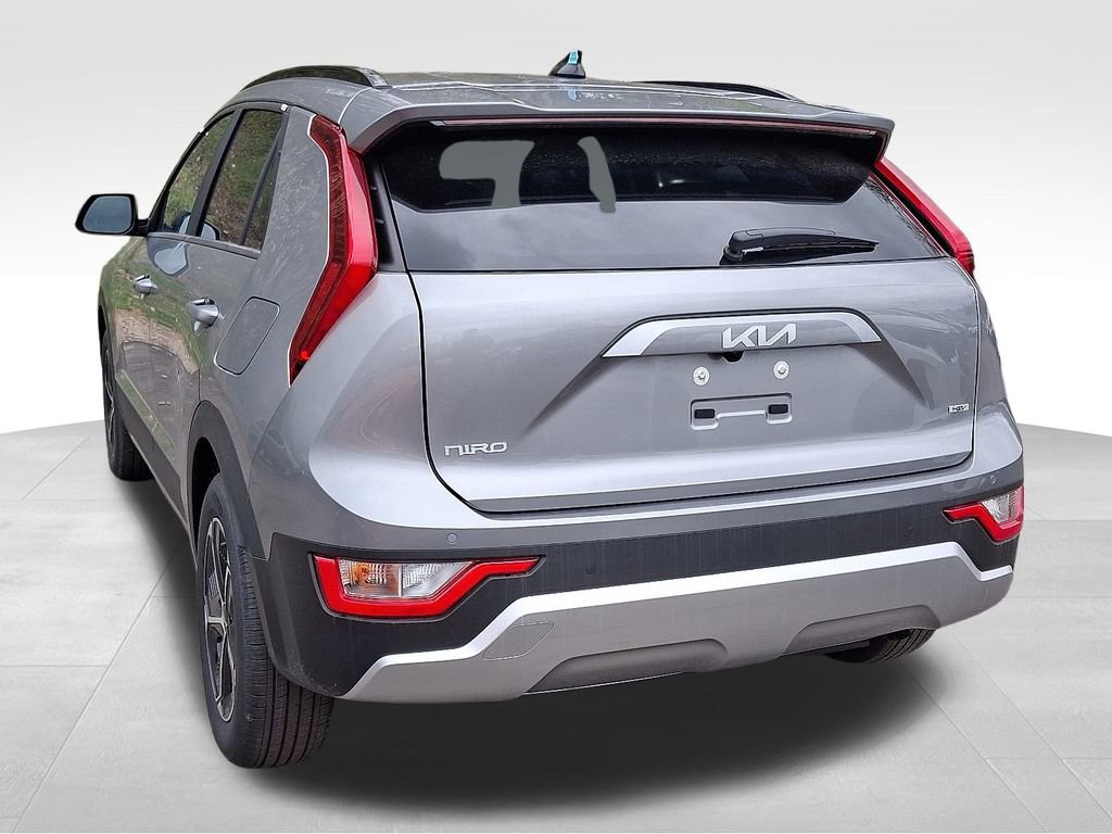 Certified 2025 Kia Niro EX image 7