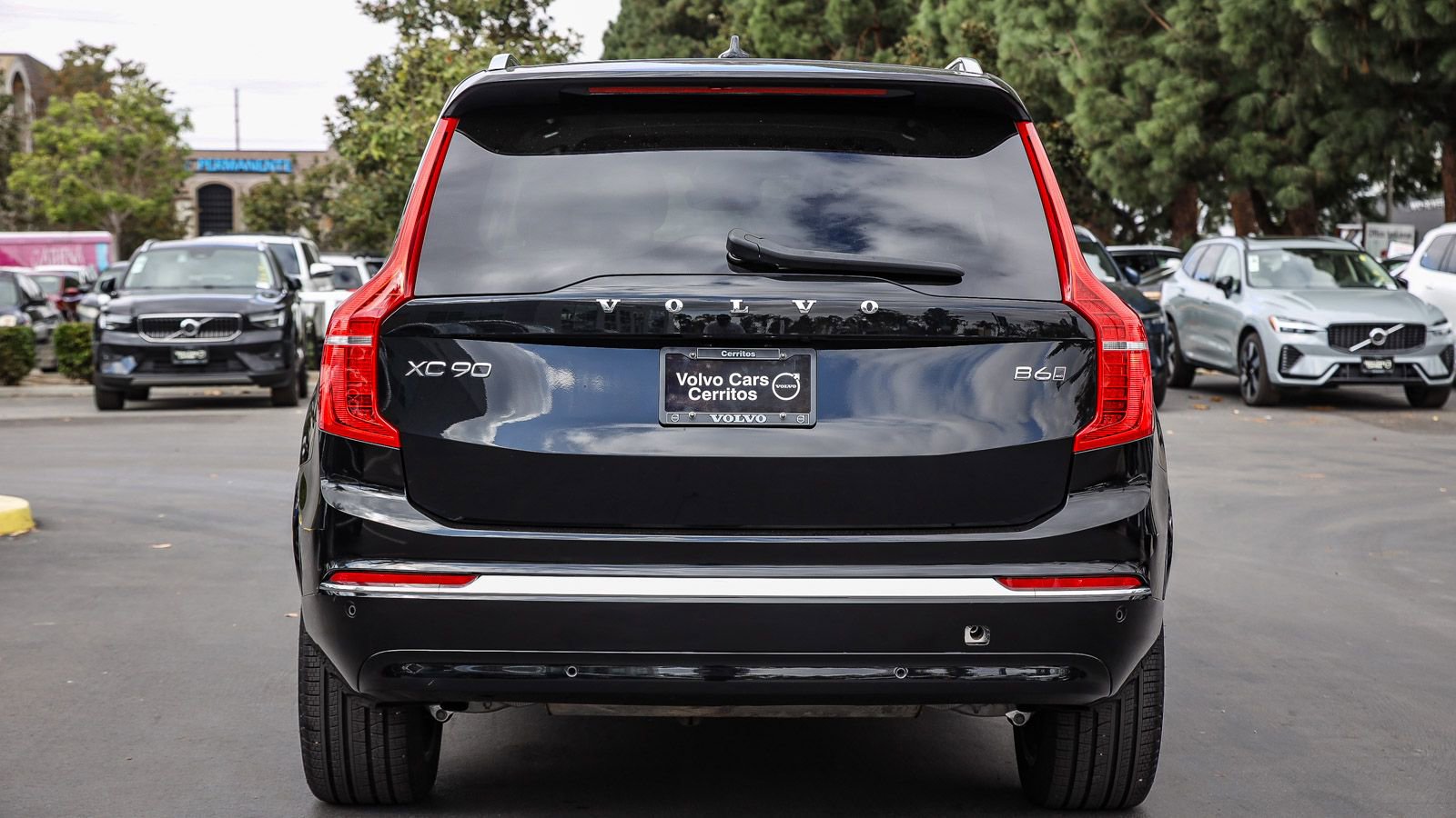 Used 2025 Volvo XC90 B6 Plus image 10