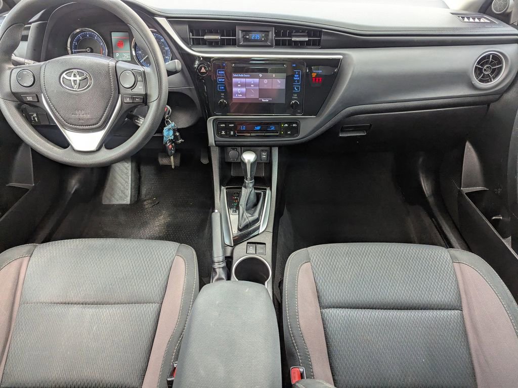 Used 2018 Toyota Corolla LE image 9
