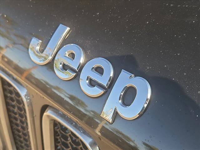 Used 2017 Jeep Renegade Latitude FWD image 29