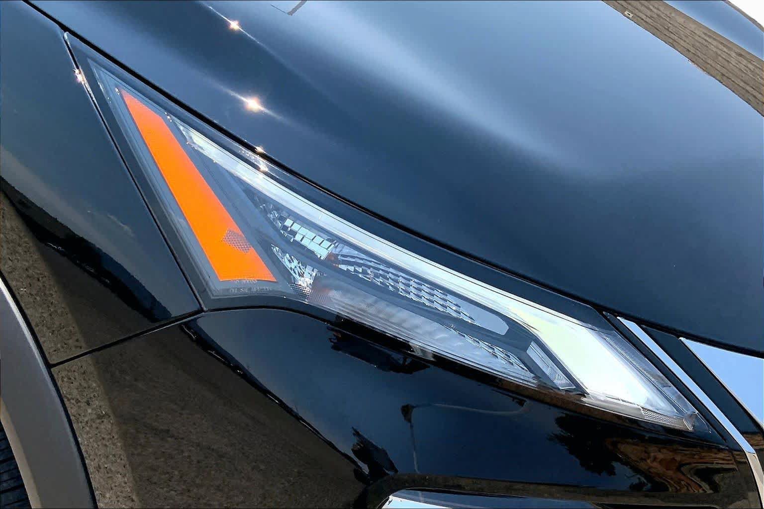 Used 2021 Nissan Rogue SV AWD/4WD image 27