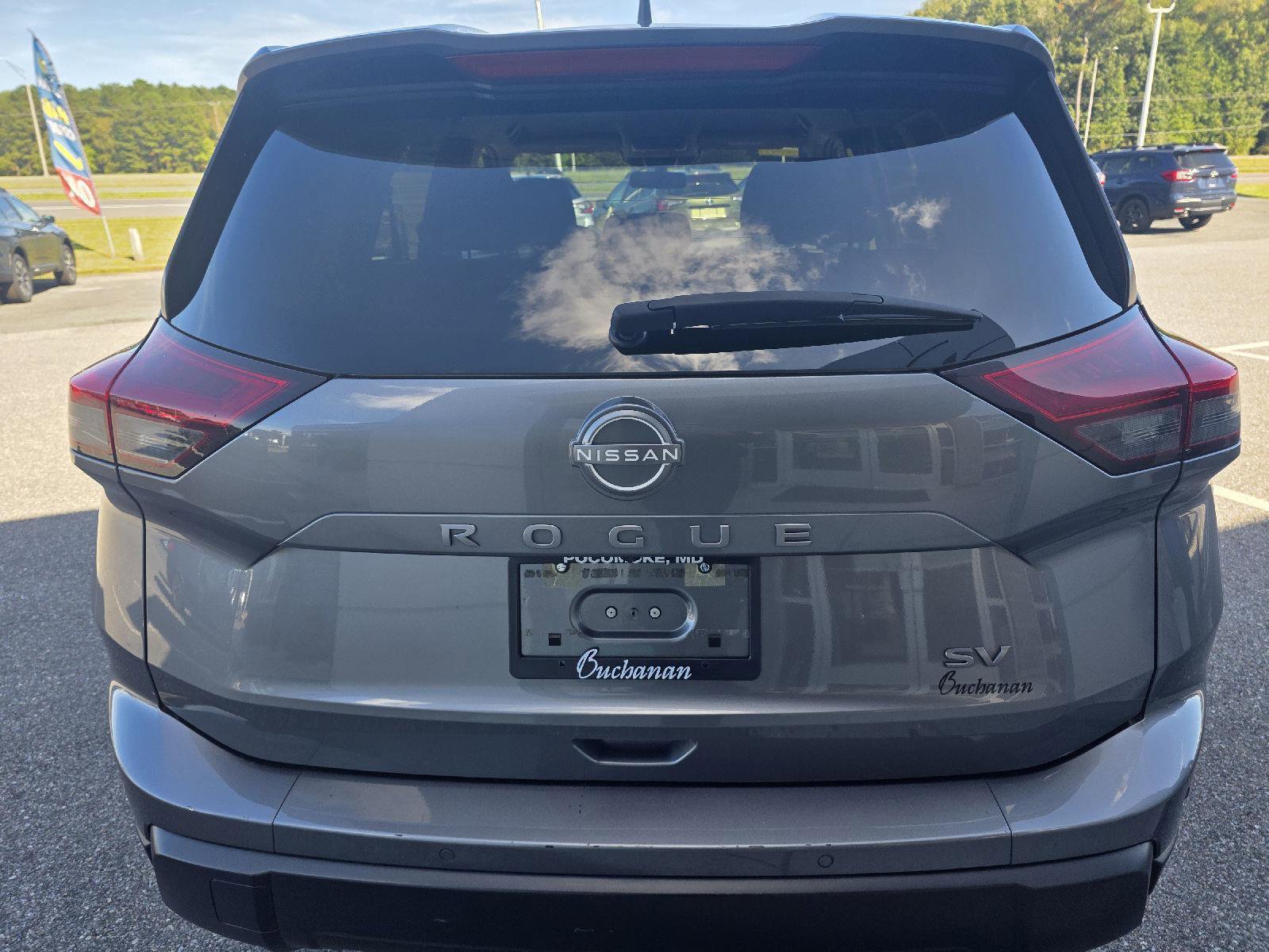 Used 2024 Nissan Rogue SV image 6