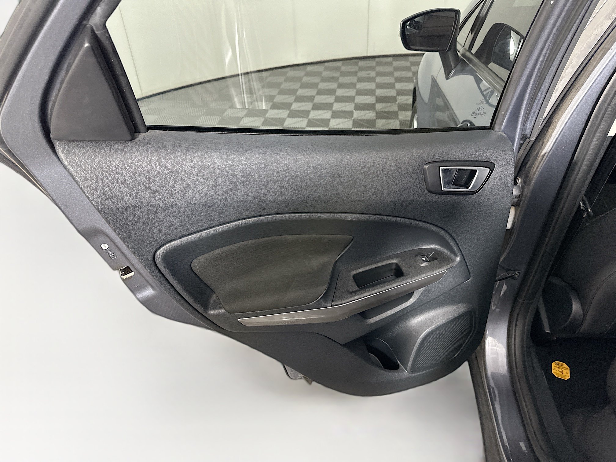 Used 2018 Ford EcoSport SE FWD image 25
