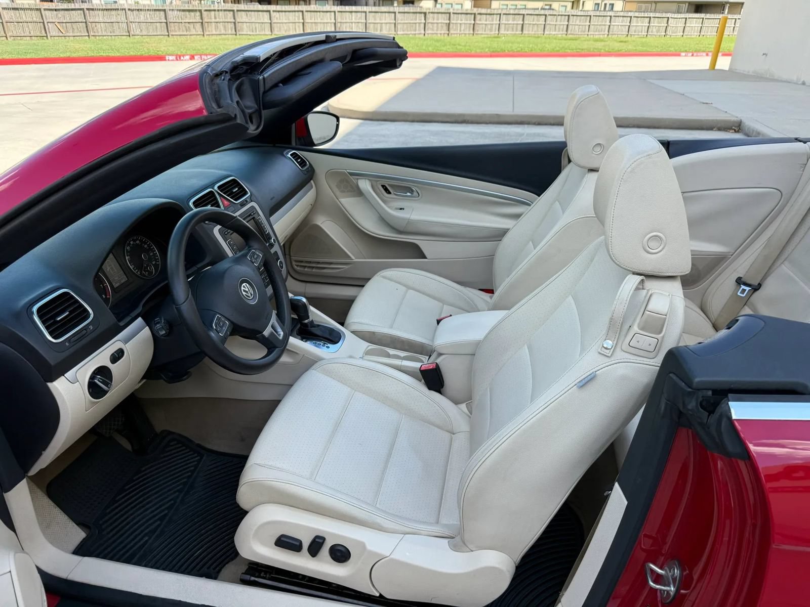 Used 2012 Volkswagen Eos Komfort FWD image 15