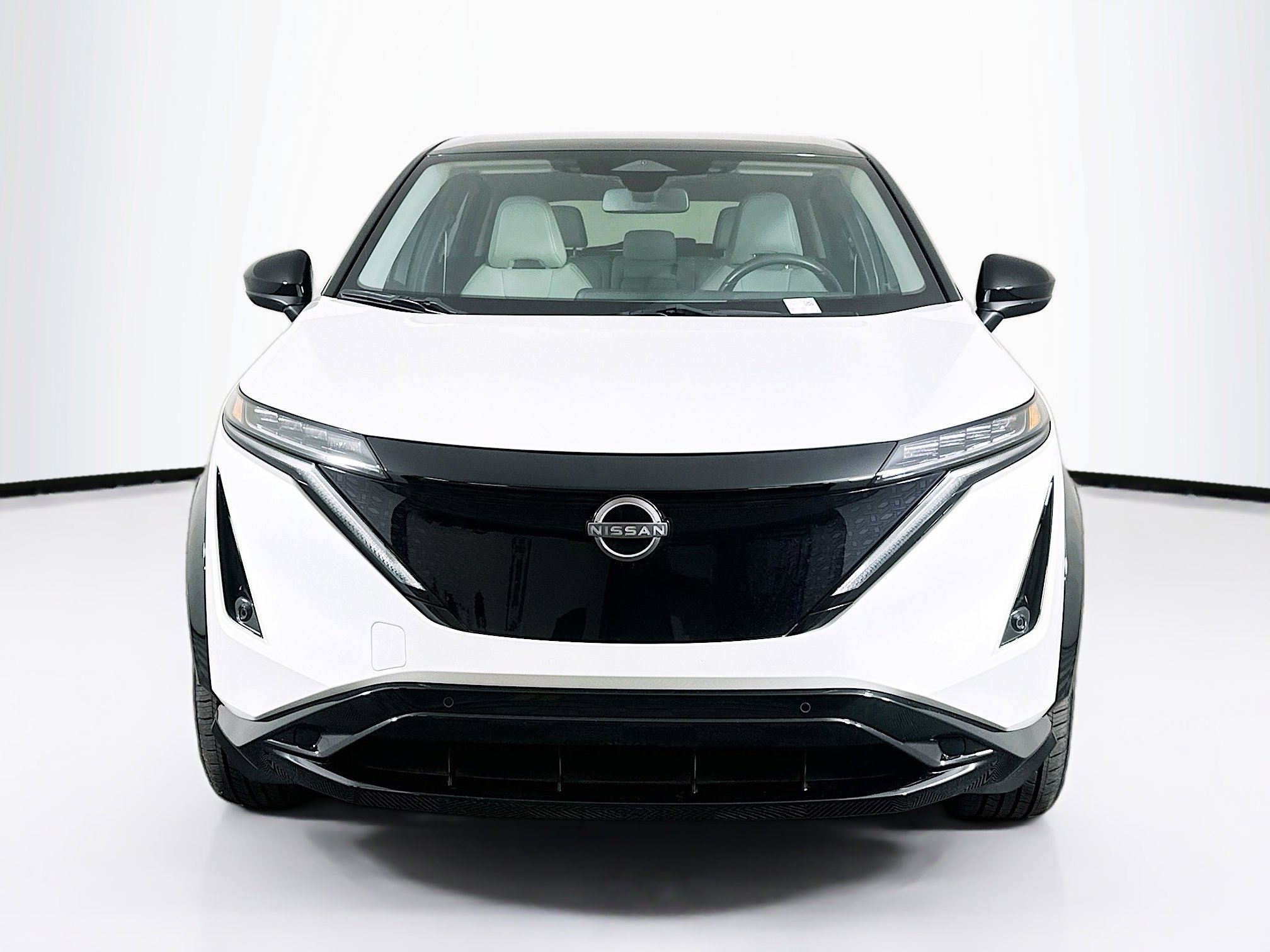 Used 2023 Nissan Ariya FWD image 2