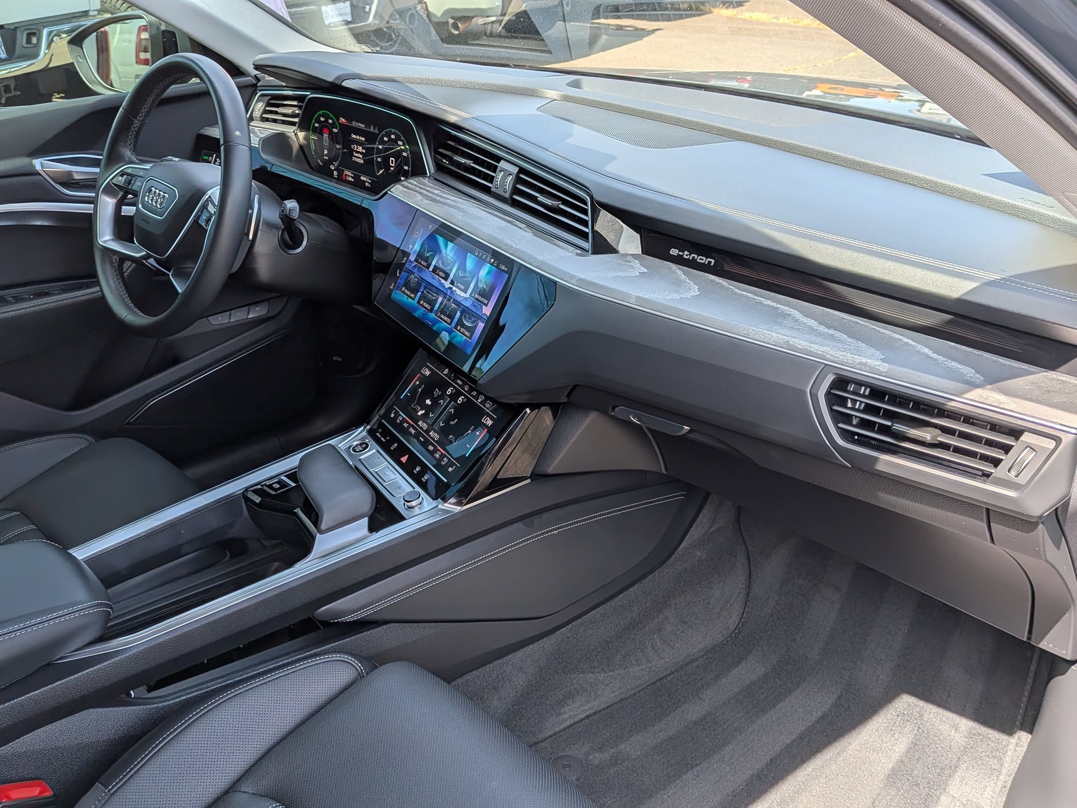 Used 2024 Audi Q8 e-tron Premium Plus w/ Prestige Package AWD/4WD image 29