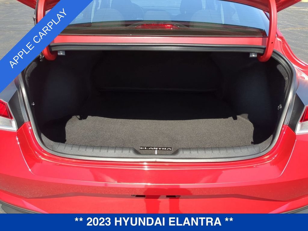 Used 2023 Hyundai Elantra SEL w/ Convenience Package FWD image 4