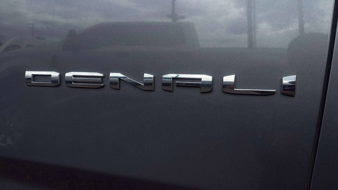 Used 2022 GMC Yukon XL Denali w/ Denali Ultimate Package AWD/4WD image 30