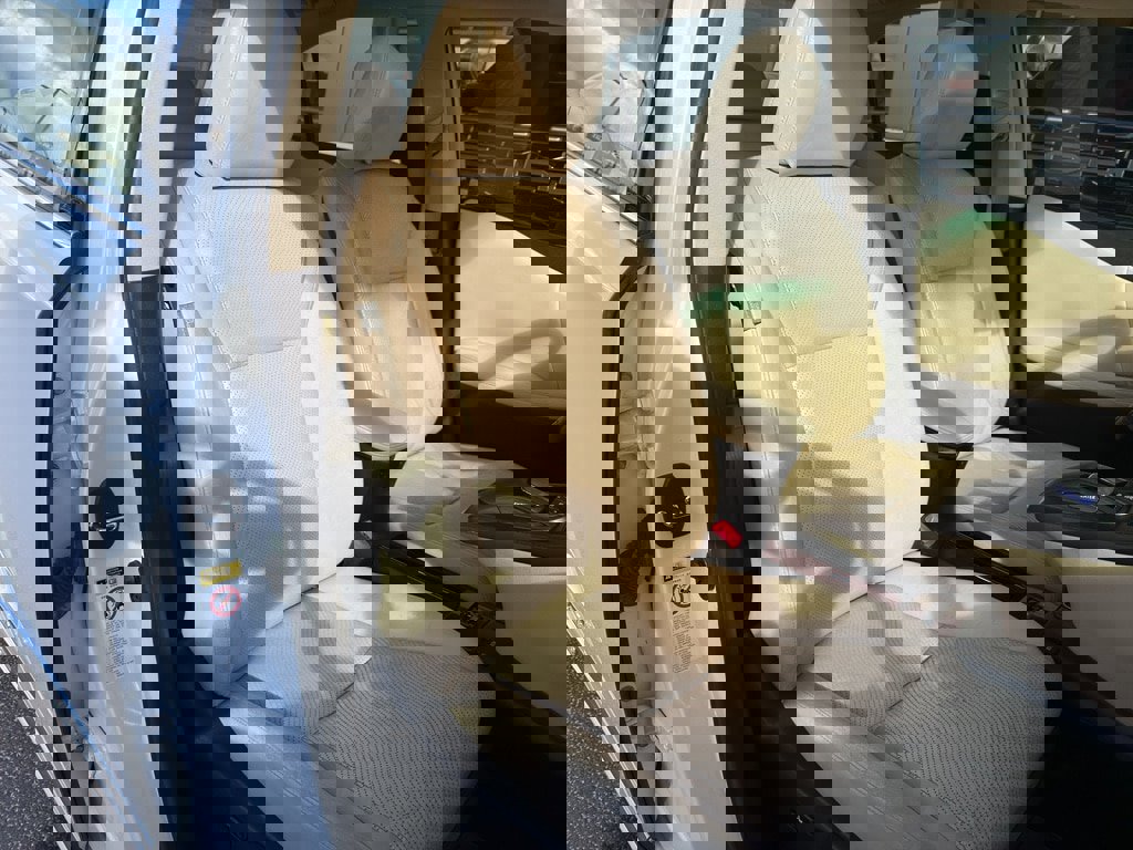 Used 2010 Lexus HS 250h Premium image 9