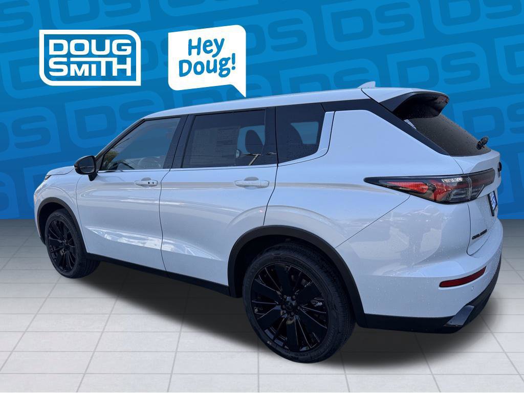 New 2026 Mitsubishi Outlander LE AWD/4WD image 3
