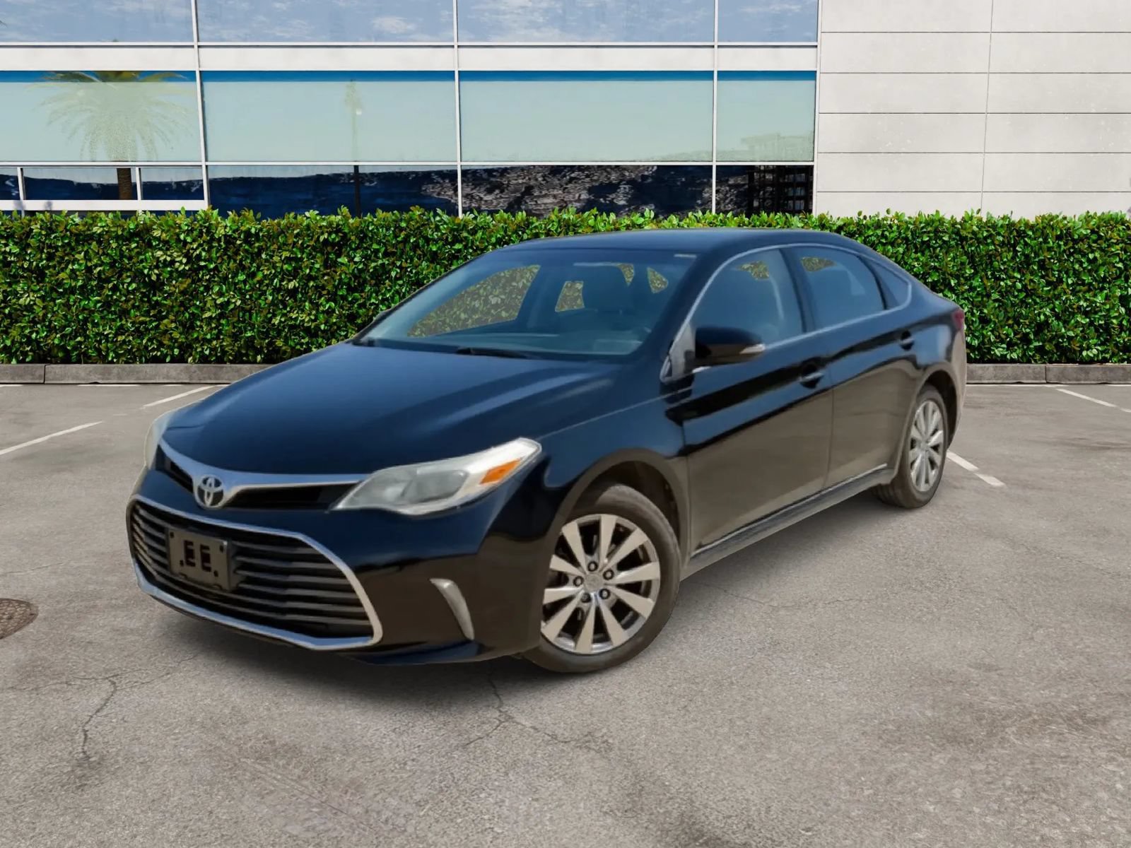 Used 2016 Toyota Avalon XLE FWD image 1