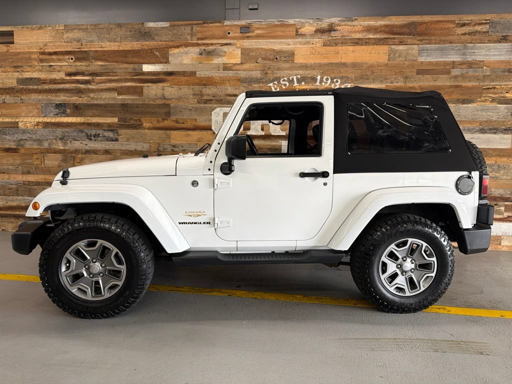 Used 2013 Jeep Wrangler Sahara w/ Connectivity Group AWD/4WD image 10