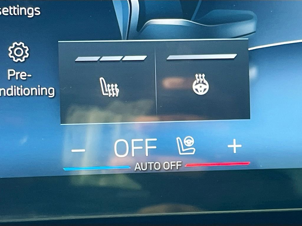 Used 2024 BMW X5 xDrive40i w/ M Sport Package image 28