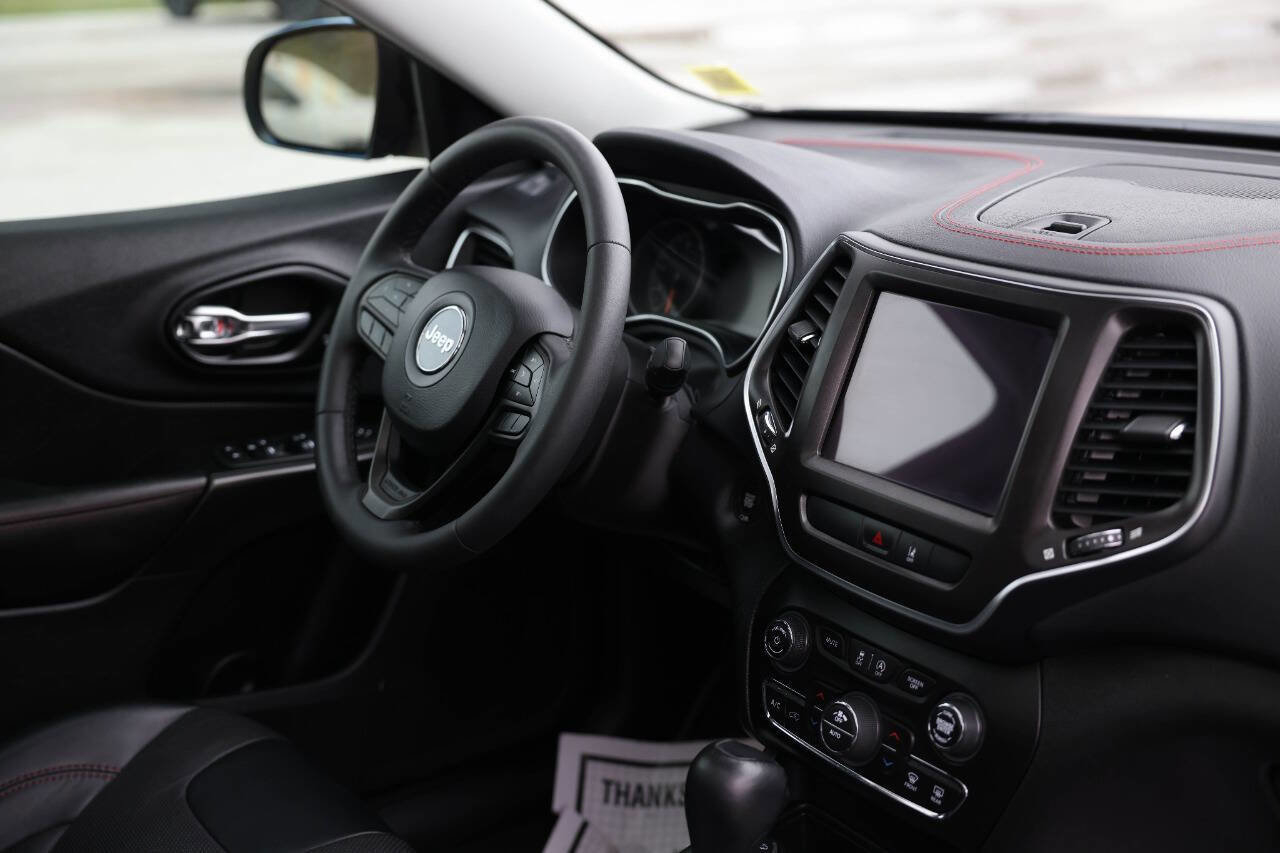 Used 2022 Jeep Cherokee Trailhawk w/ Sun, Sound & Nav Group image 12