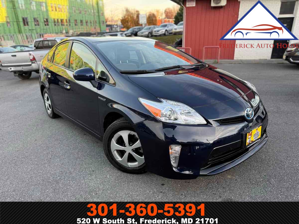 Used 2015 Toyota Prius Two image 1