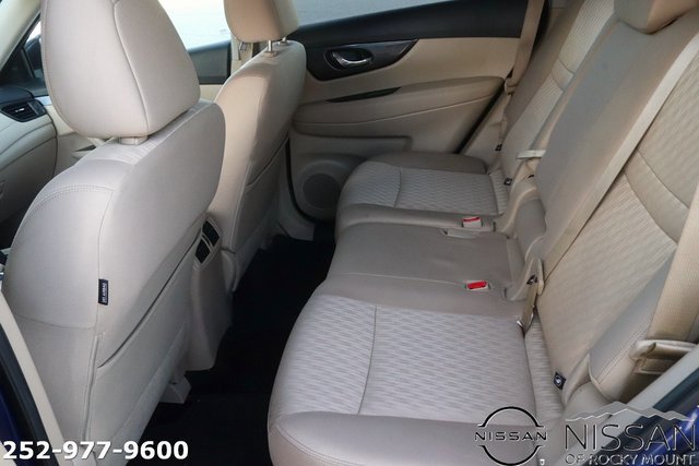 Used 2018 Nissan Rogue SV image 14