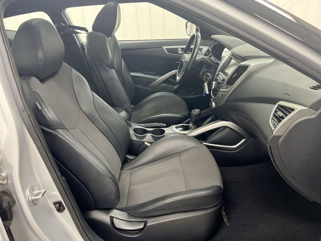 Used 2016 Hyundai Veloster w/ Option Group 02 FWD image 22