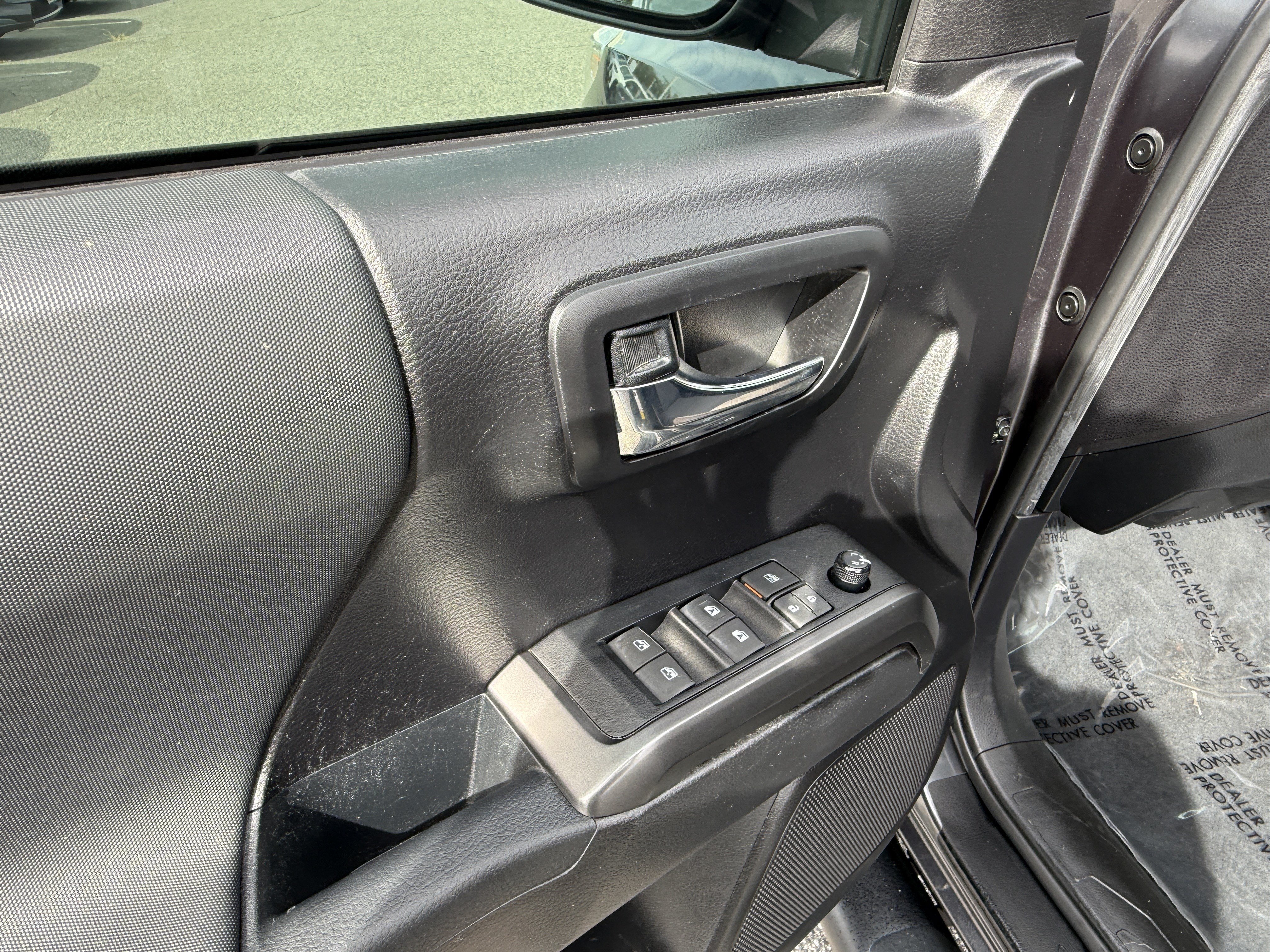 Used 2021 Toyota Tacoma TRD Off-Road w/ Technology Package AWD/4WD image 15