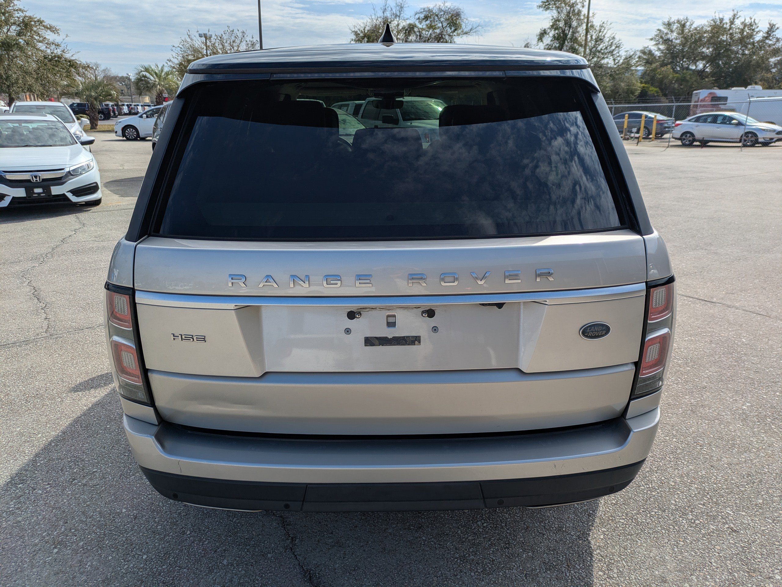 Used 2018 Land Rover Range Rover HSE image 5