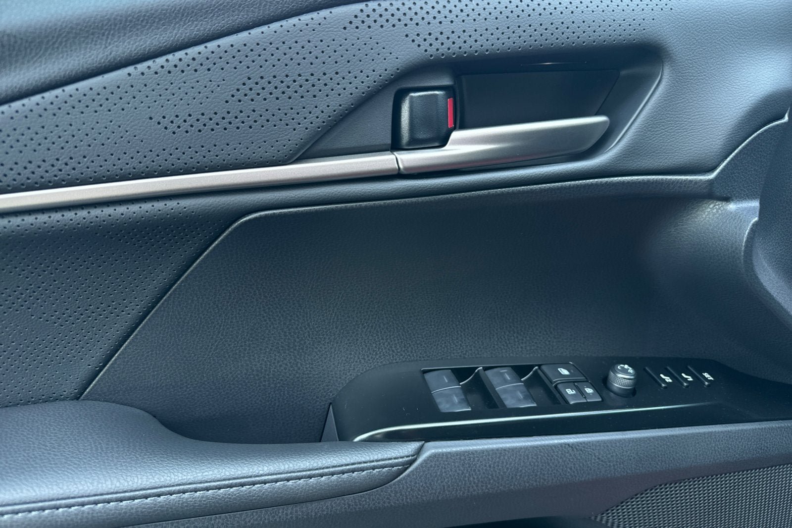 New 2026 Toyota Camry XSE FWD image 13