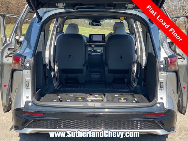 Used 2024 Toyota Sienna XSE image 41