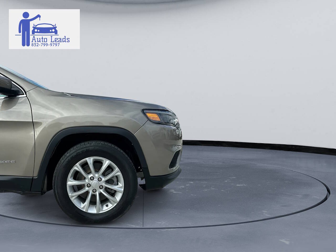 Used 2019 Jeep Cherokee Latitude w/ Popular Appearance Group FWD image 4