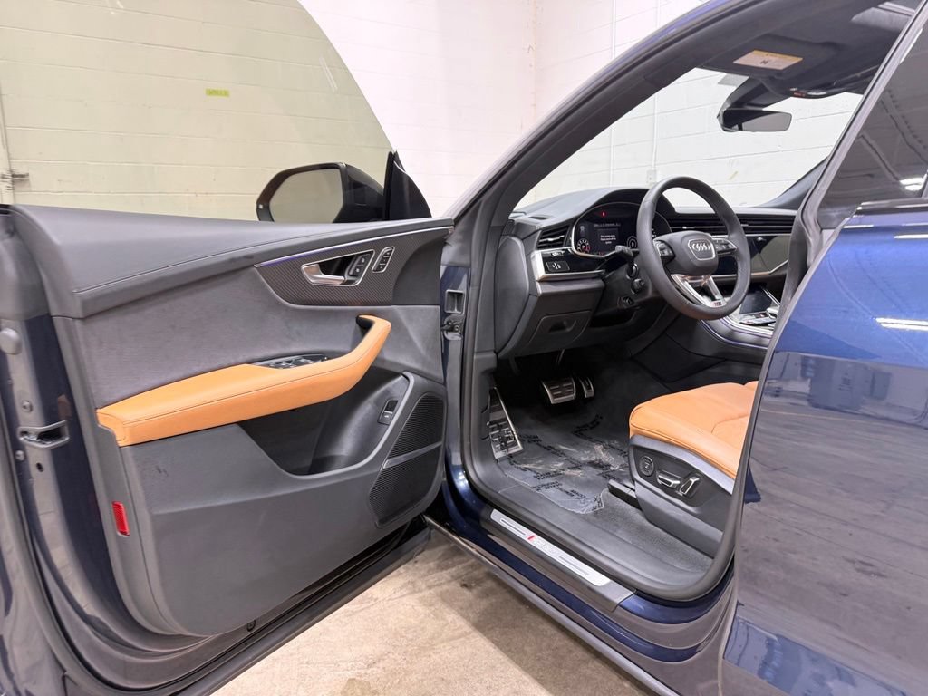 Used 2024 Audi RS Q8 AWD/4WD image 57