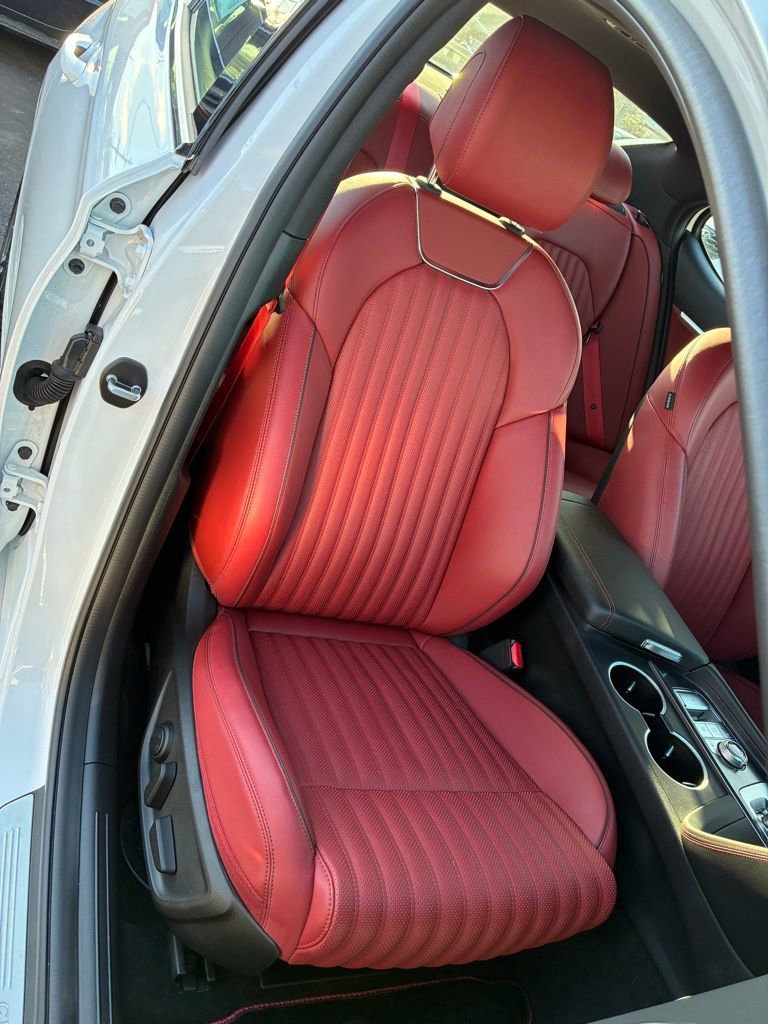 Used 2025 Genesis G70 3.3T Advanced image 18