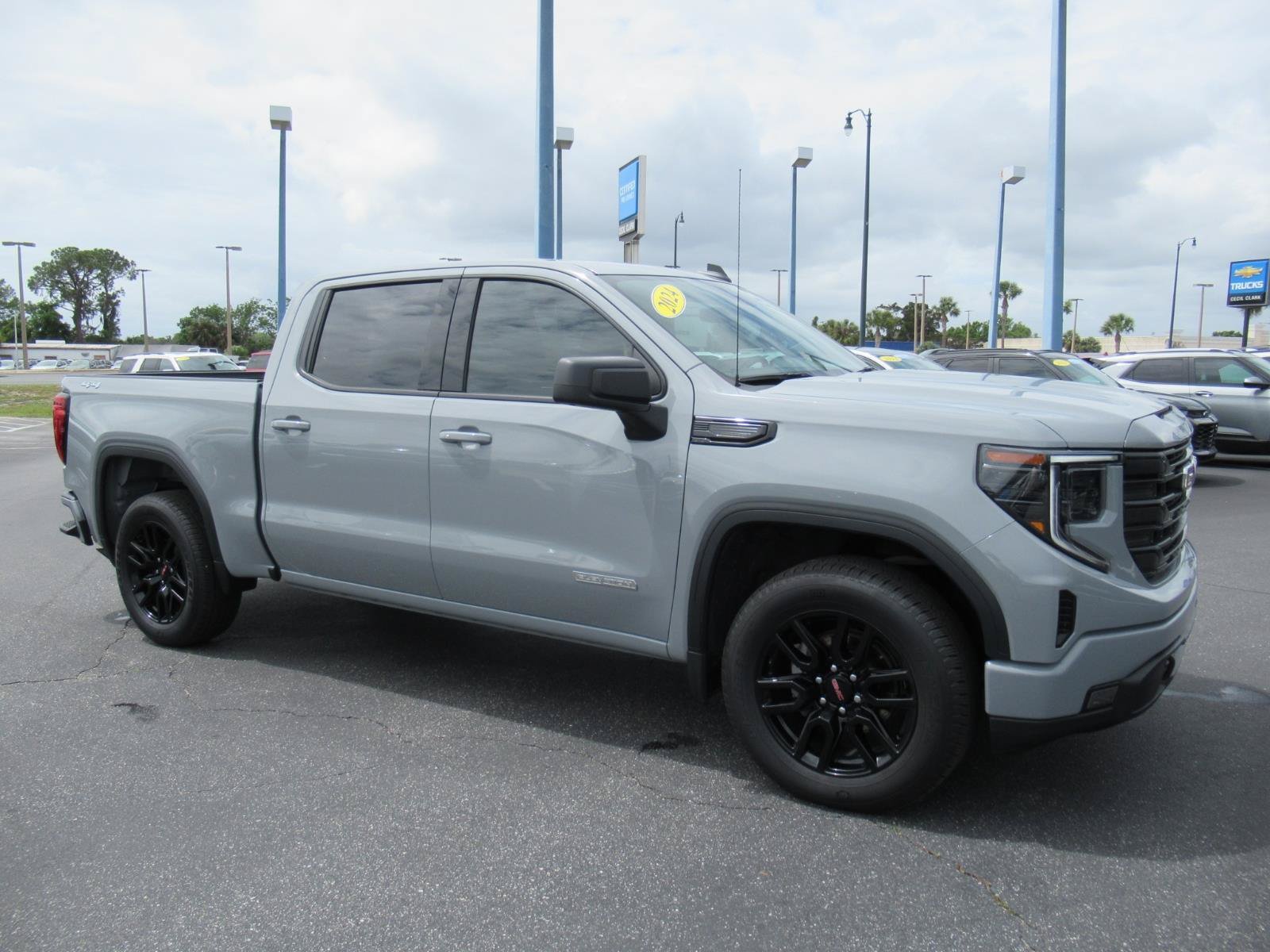 Certified 2024 GMC Sierra 1500 Elevation AWD/4WD image 4