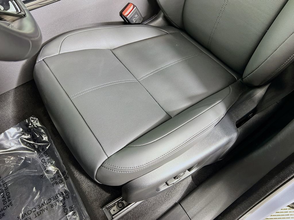 Used 2025 Land Rover Range Rover Velar Dynamic SE image 20