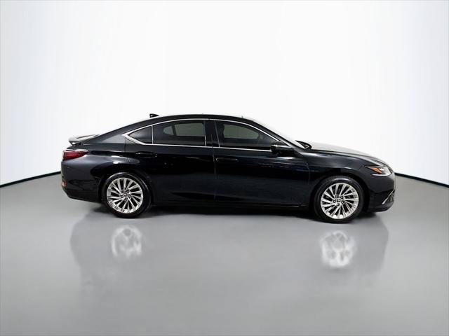 Certified 2023 Lexus ES 350 Ultra Luxury w/ Accessory Package (Z2) FWD image 4