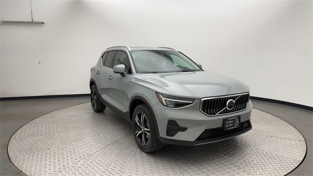 Certified 2025 Volvo XC40 B5 Core image 8