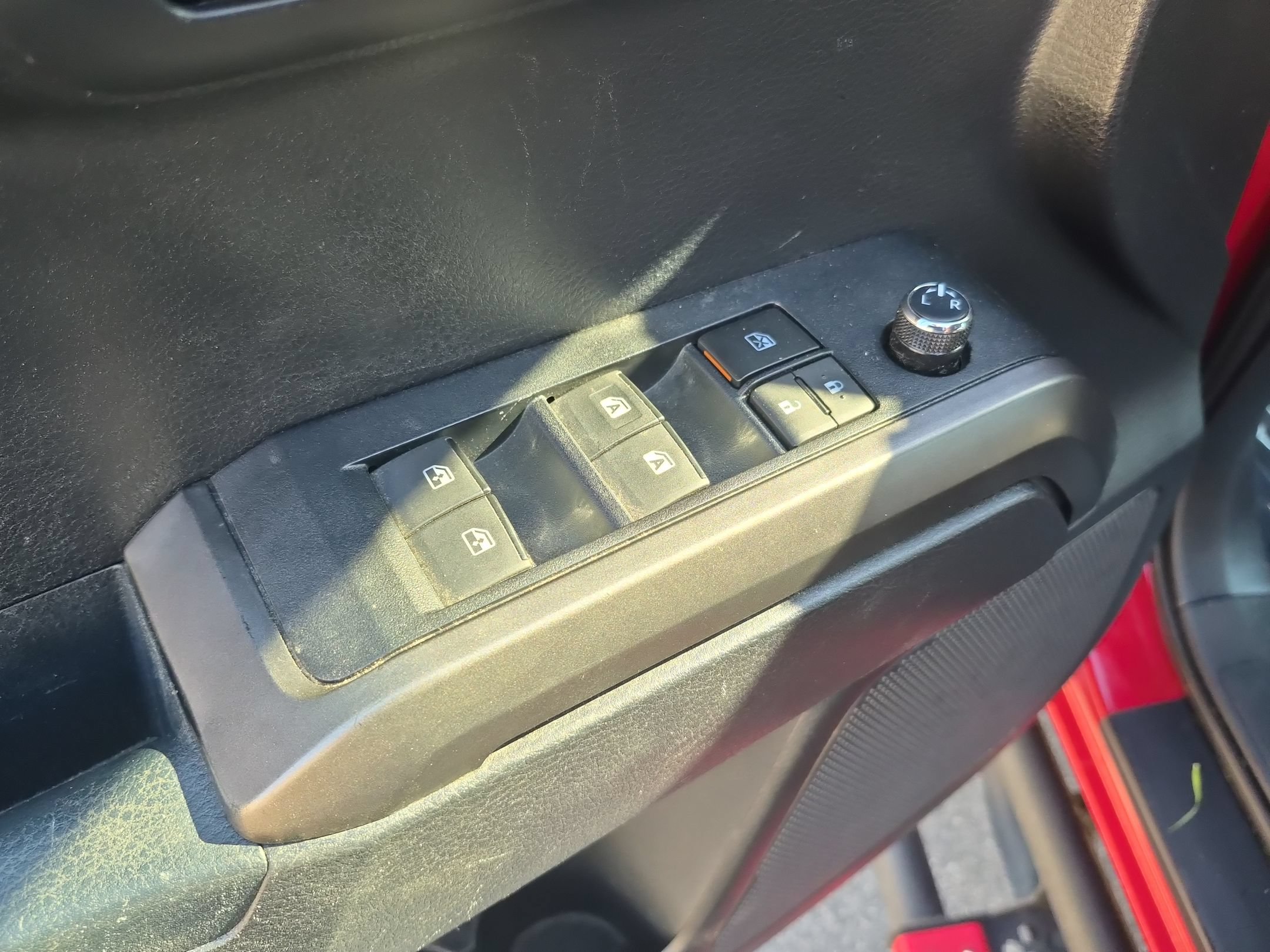 Used 2018 Toyota Tacoma TRD Off-Road w/ Technology Package AWD/4WD image 14