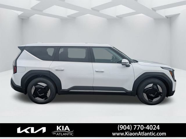 New 2026 Kia EV9 Light RWD image 2
