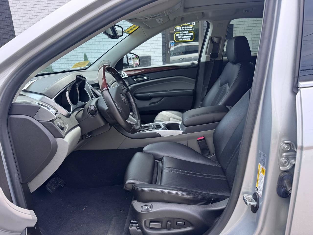 Used 2011 Cadillac SRX Luxury AWD/4WD image 12