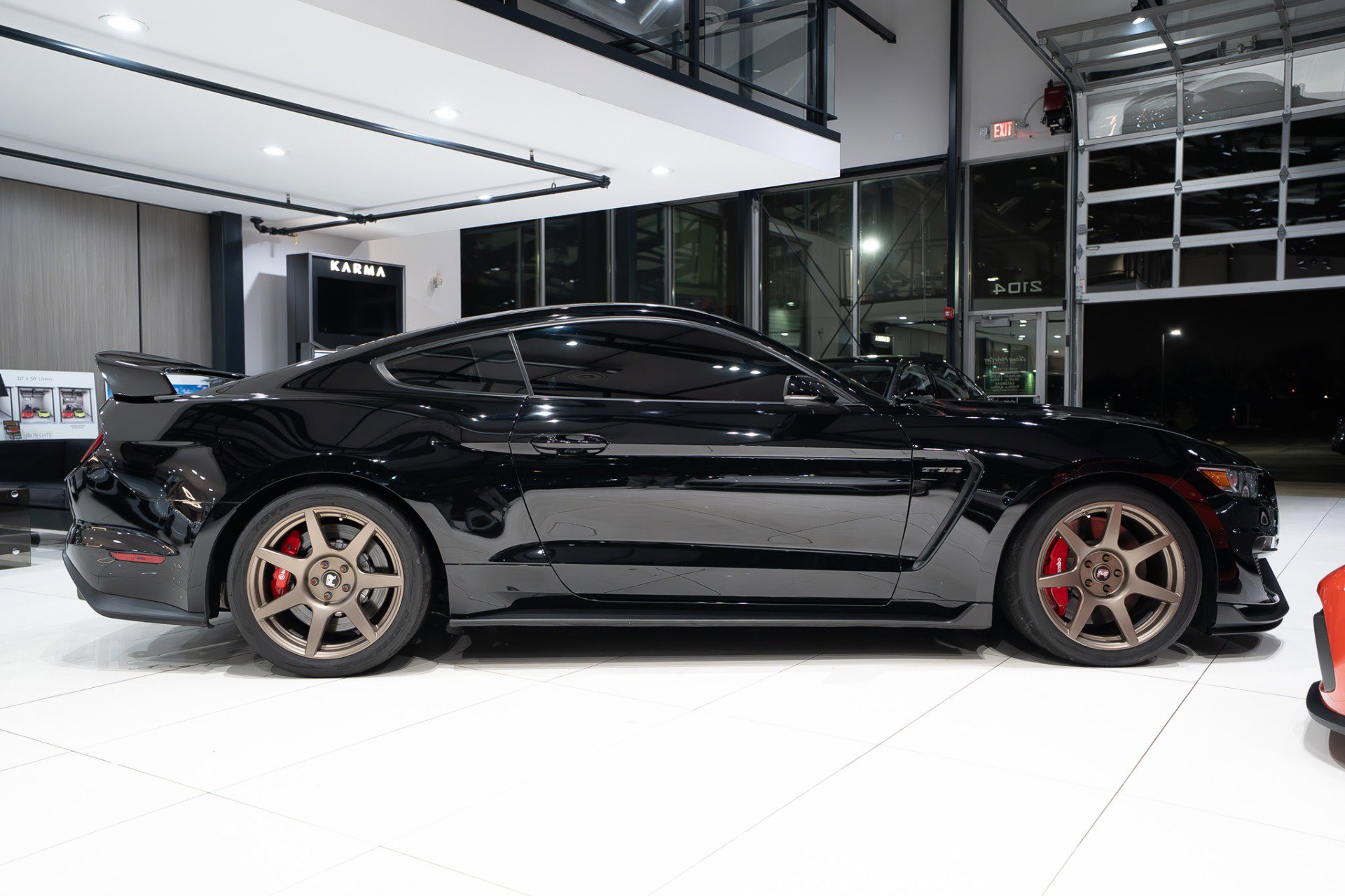 Used 2019 Ford Mustang Shelby GT350R w/ GT350R Equipment Group 920A RWD image 34