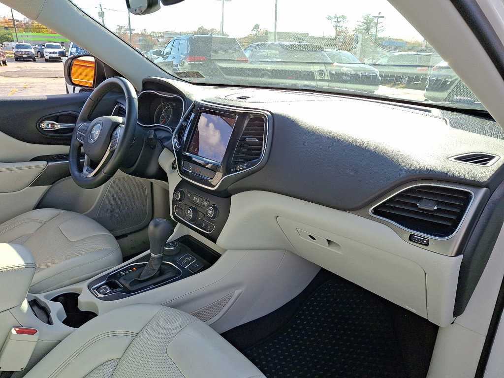 Used 2019 Jeep Cherokee Limited image 11