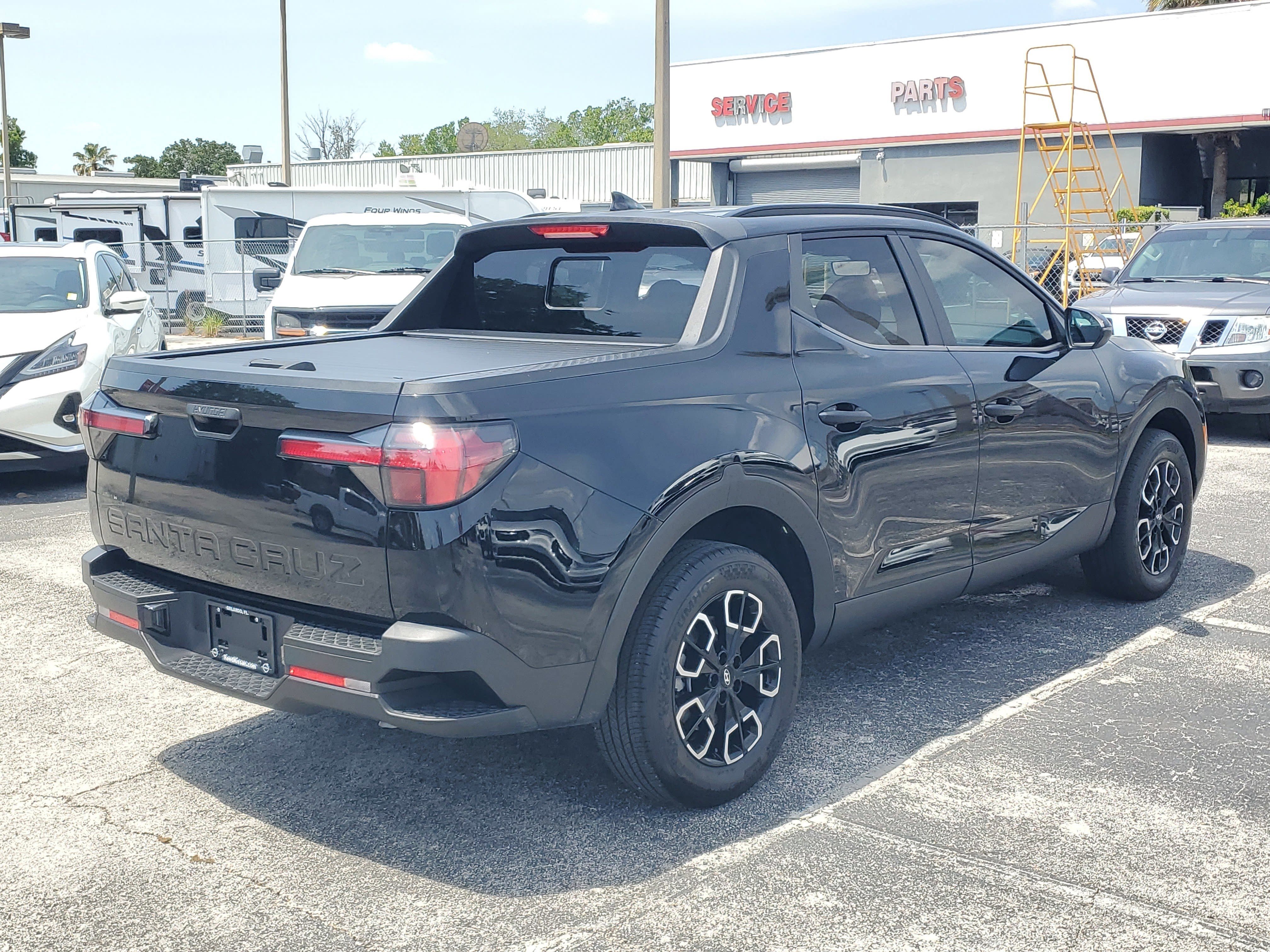 Used 2022 Hyundai Santa Cruz SEL w/ Activity Package FWD image 4