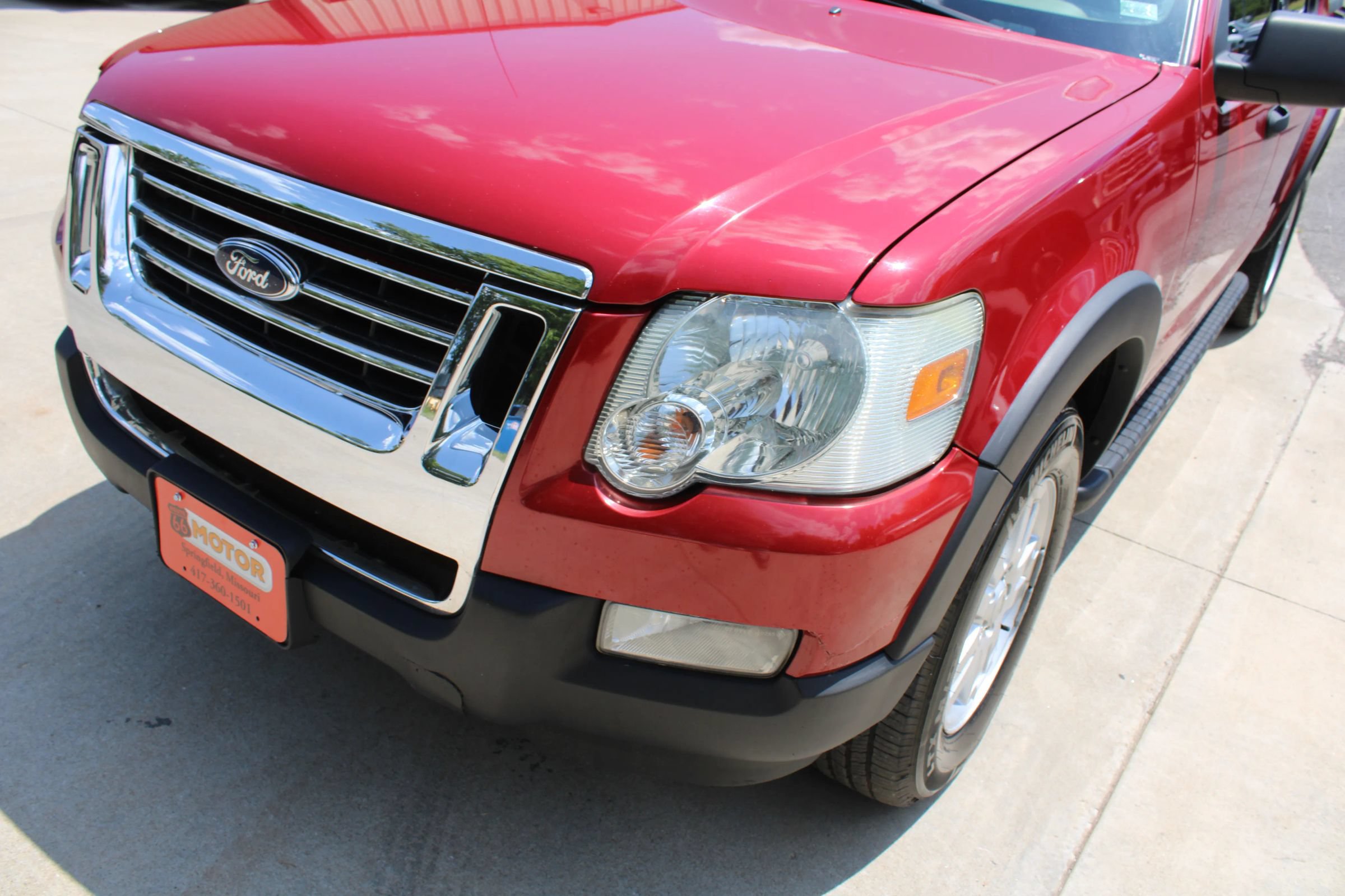 Used 2010 Ford Explorer Sport Trac XLT RWD image 3
