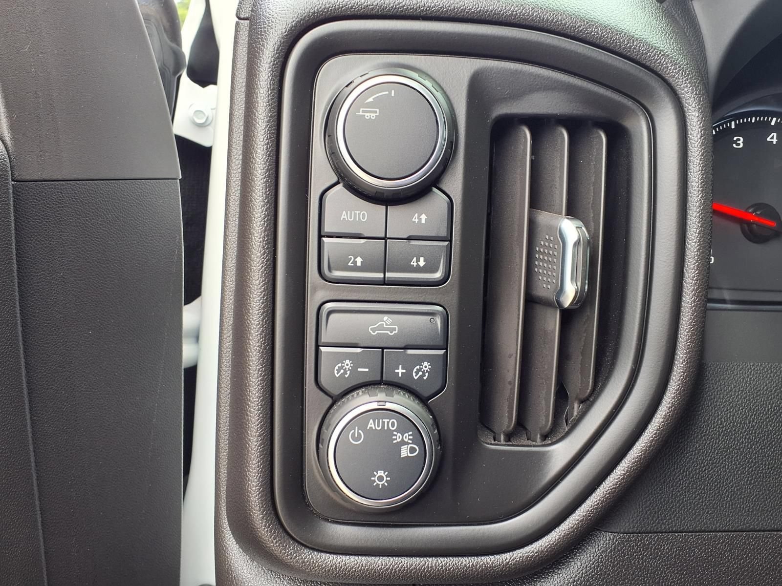 Used 2024 Chevrolet Silverado 1500 Custom Trail Boss w/ LPO, Dark Essentials Package AWD/4WD image 7