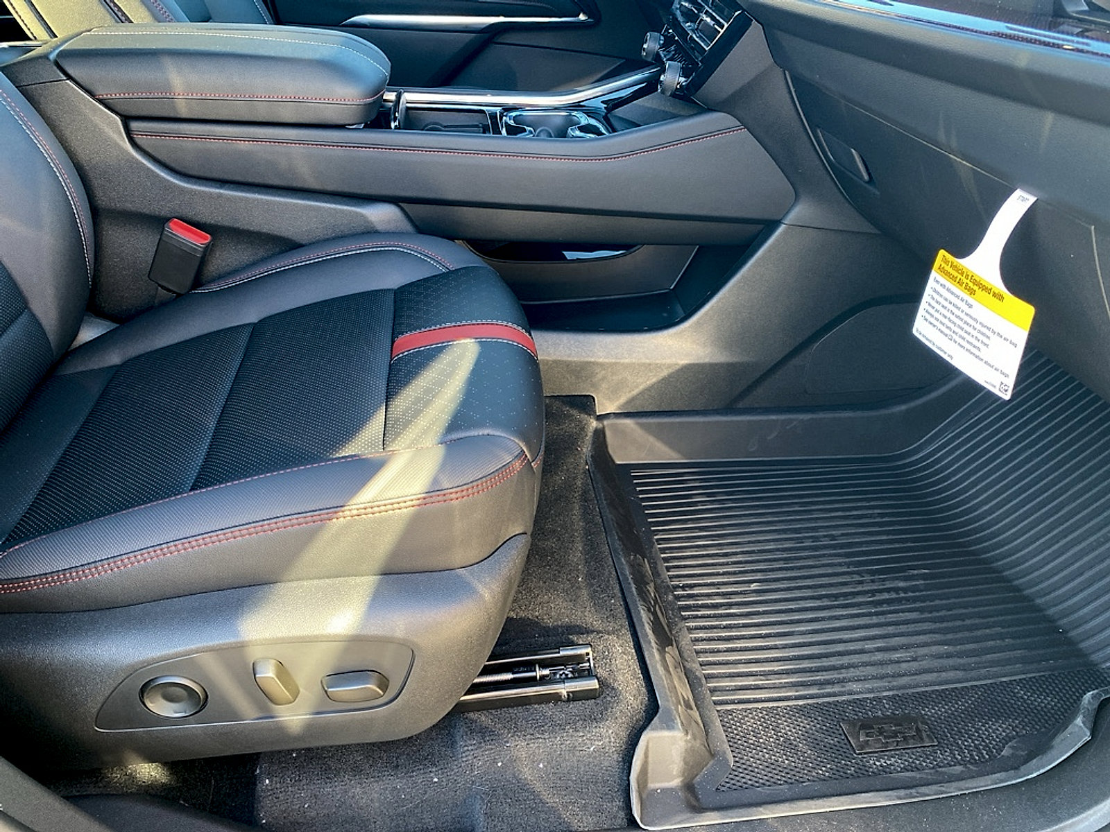 New 2026 Chevrolet Traverse RS w/ LPO, Floor Liner Package FWD image 21