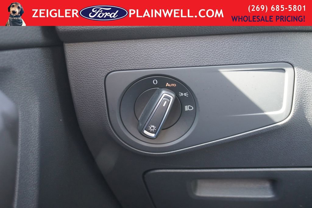 Used 2021 Volkswagen Tiguan SE image 26