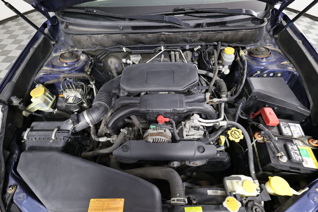 Used 2010 Subaru Outback 2.5i Premium AWD/4WD image 40