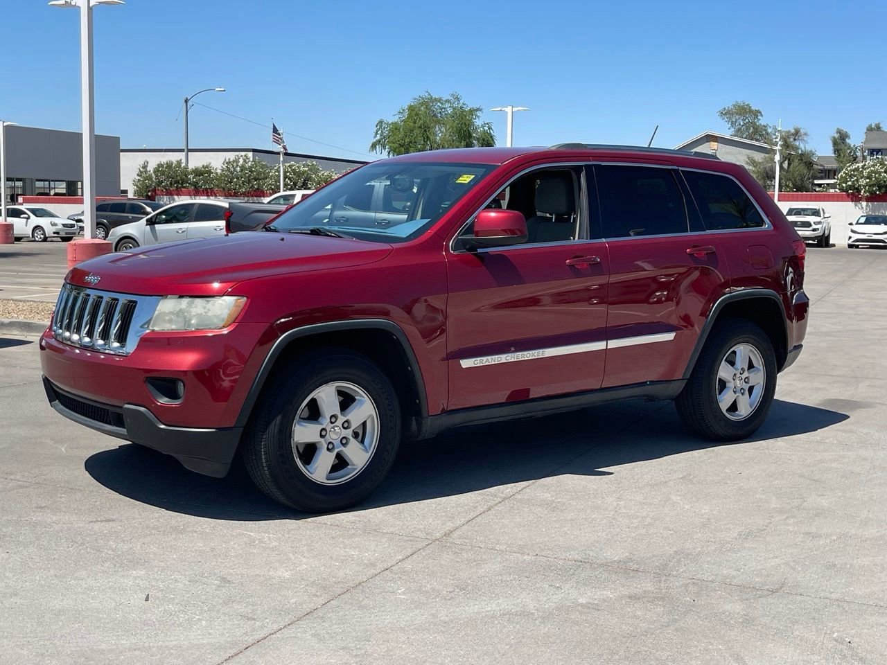 Used 2013 Jeep Grand Cherokee Laredo w/ Laredo E Group AWD/4WD image 4